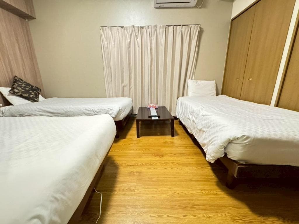 本町 Sakura Sands · triple bed layout